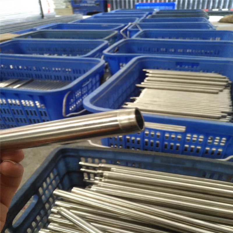 Easy cutting AISI 304 welded stainless steel pipe